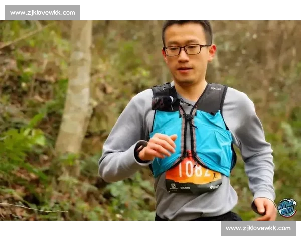 游泳新星崛起引领时代浪潮青春力量闪耀世界赛场未来可期传奇启航